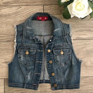 FOREVER 21 denim distressed dark wash fade vest size small